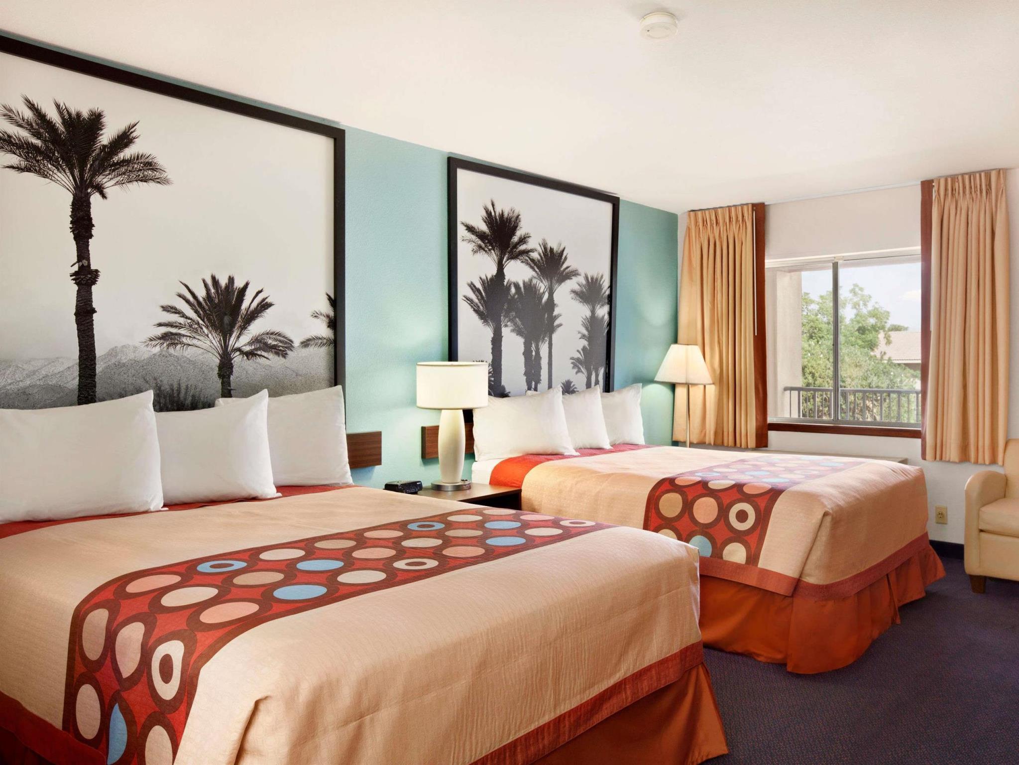 Super 8 By Wyndham Indio Hotel Luaran gambar