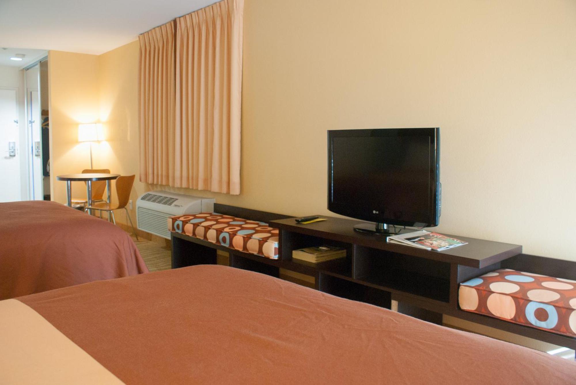 Super 8 By Wyndham Indio Hotel Luaran gambar
