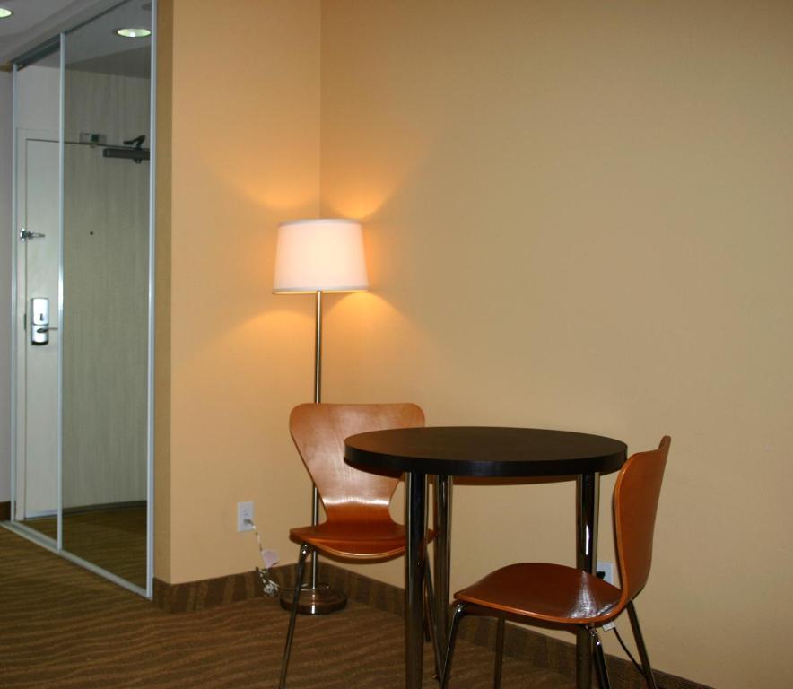 Super 8 By Wyndham Indio Hotel Bilik gambar