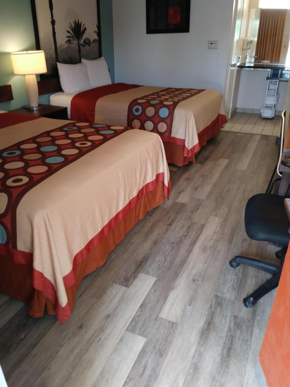 Super 8 By Wyndham Indio Hotel Luaran gambar