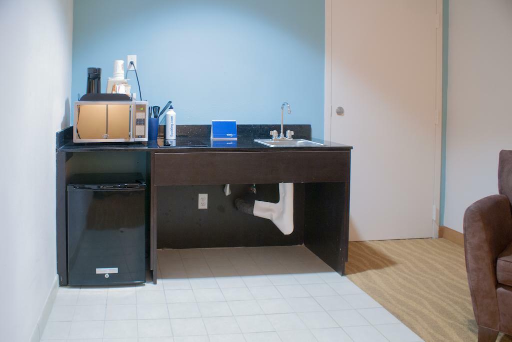 Super 8 By Wyndham Indio Hotel Luaran gambar